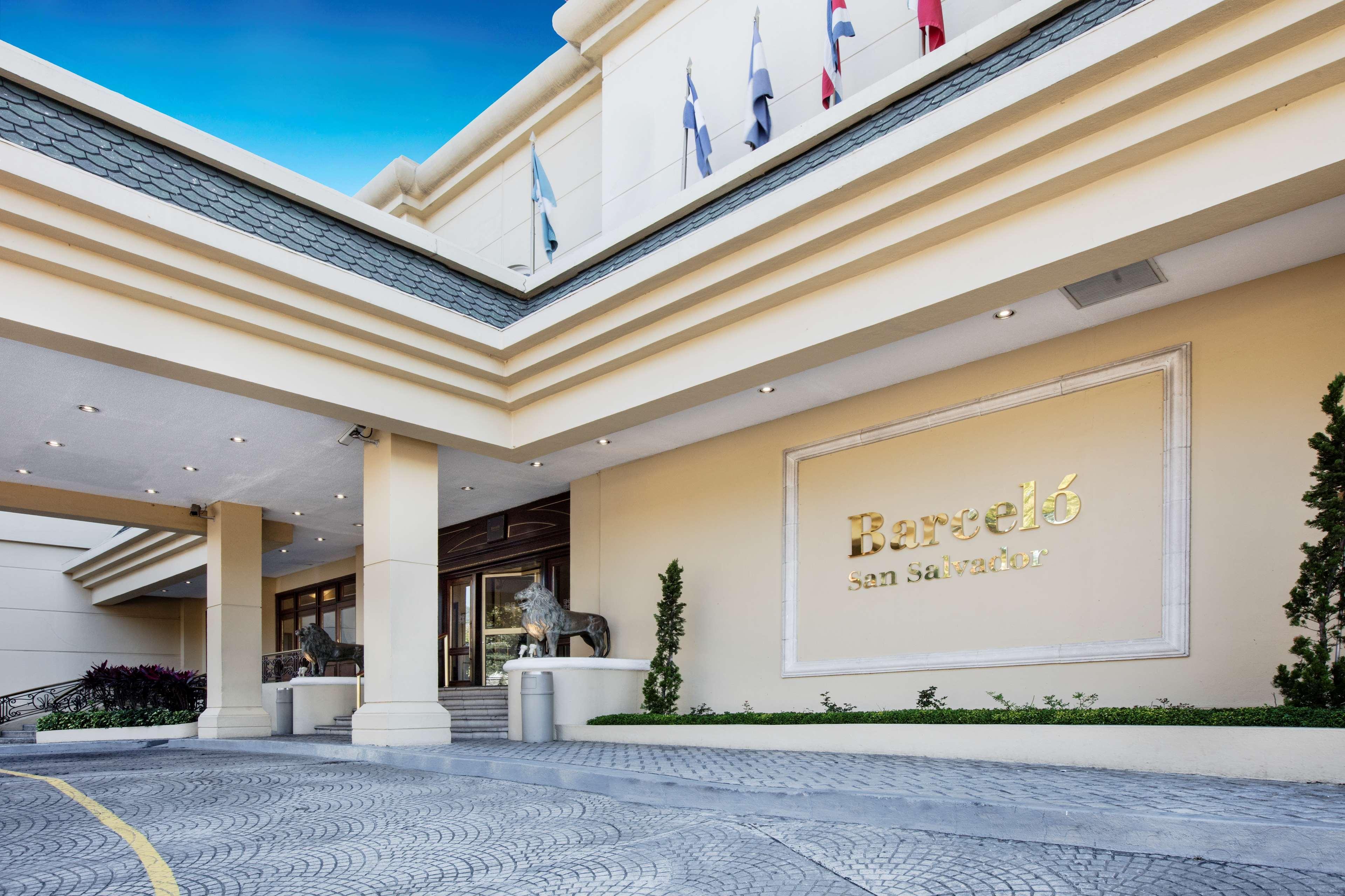 Barcelo San Salvador Hotel Bagian luar foto The hotel's entrance