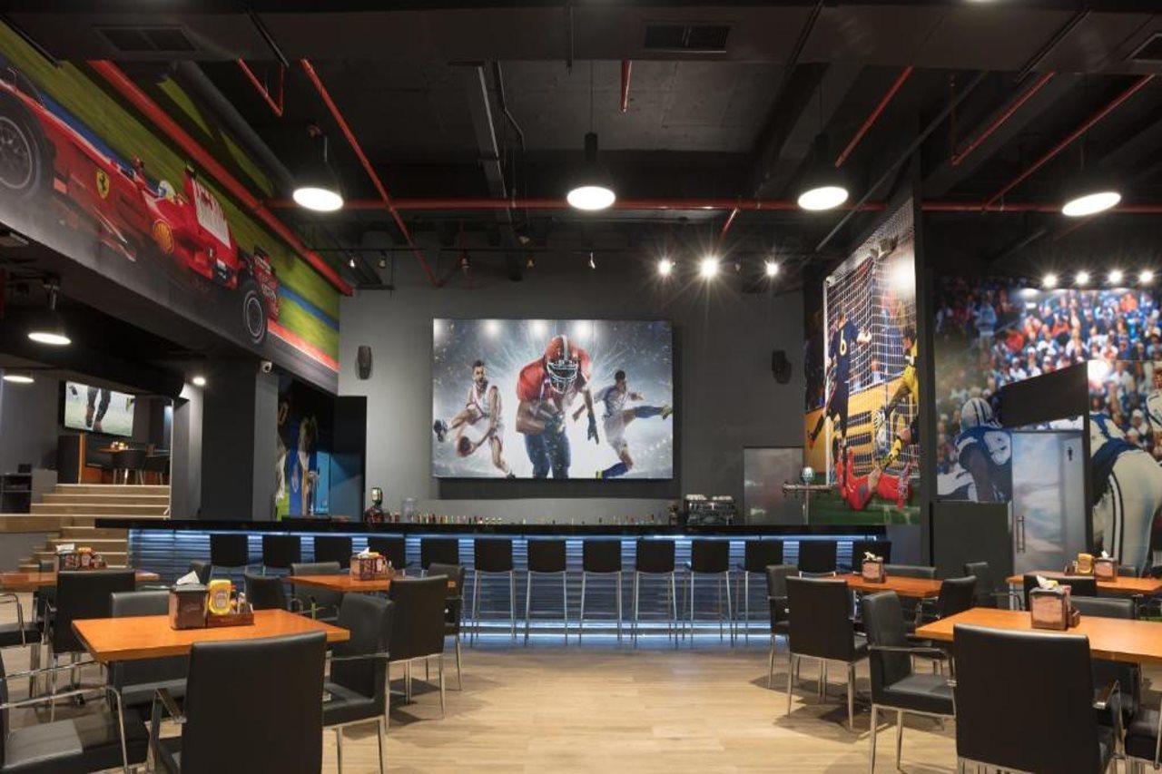 Barcelo San Salvador Hotel Bagian luar foto The Sports Bar