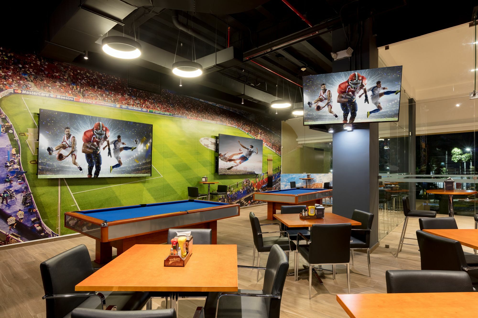 Barcelo San Salvador Hotel Bagian luar foto The Sports Bar